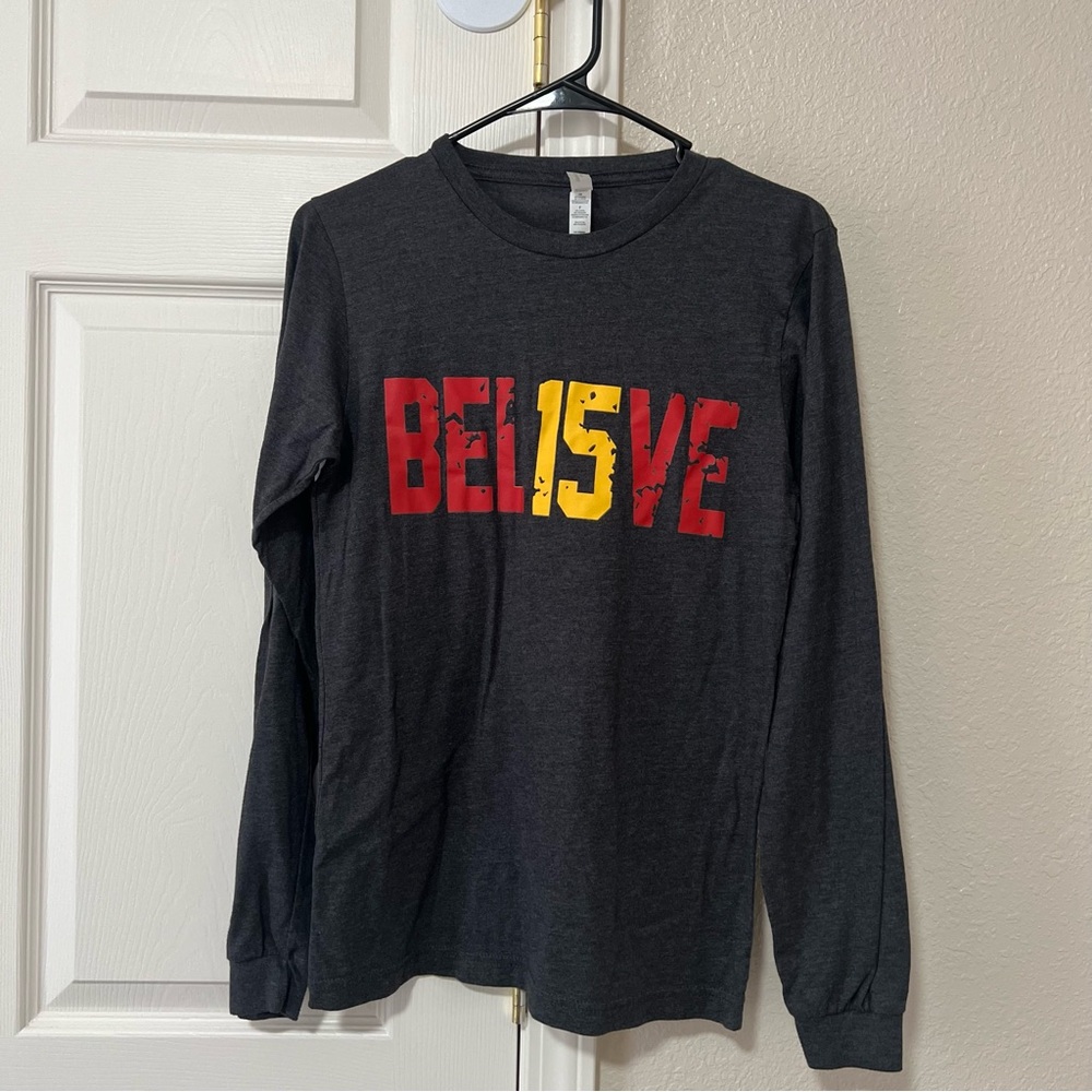 EUC Women’s Kansas City Chiefs BEL15VE Mahomes long sleeve shirt - small